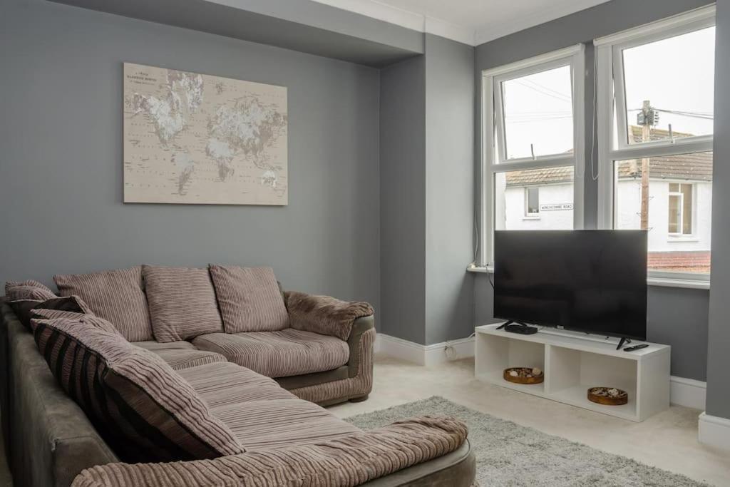 Peaceful & Spacious Family Home In Eastbourne! Luaran gambar