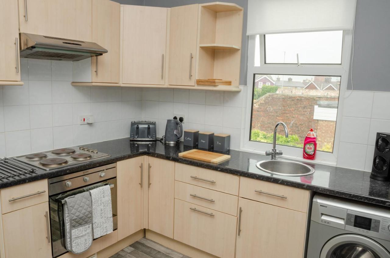 Peaceful & Spacious Family Home In Eastbourne! Luaran gambar